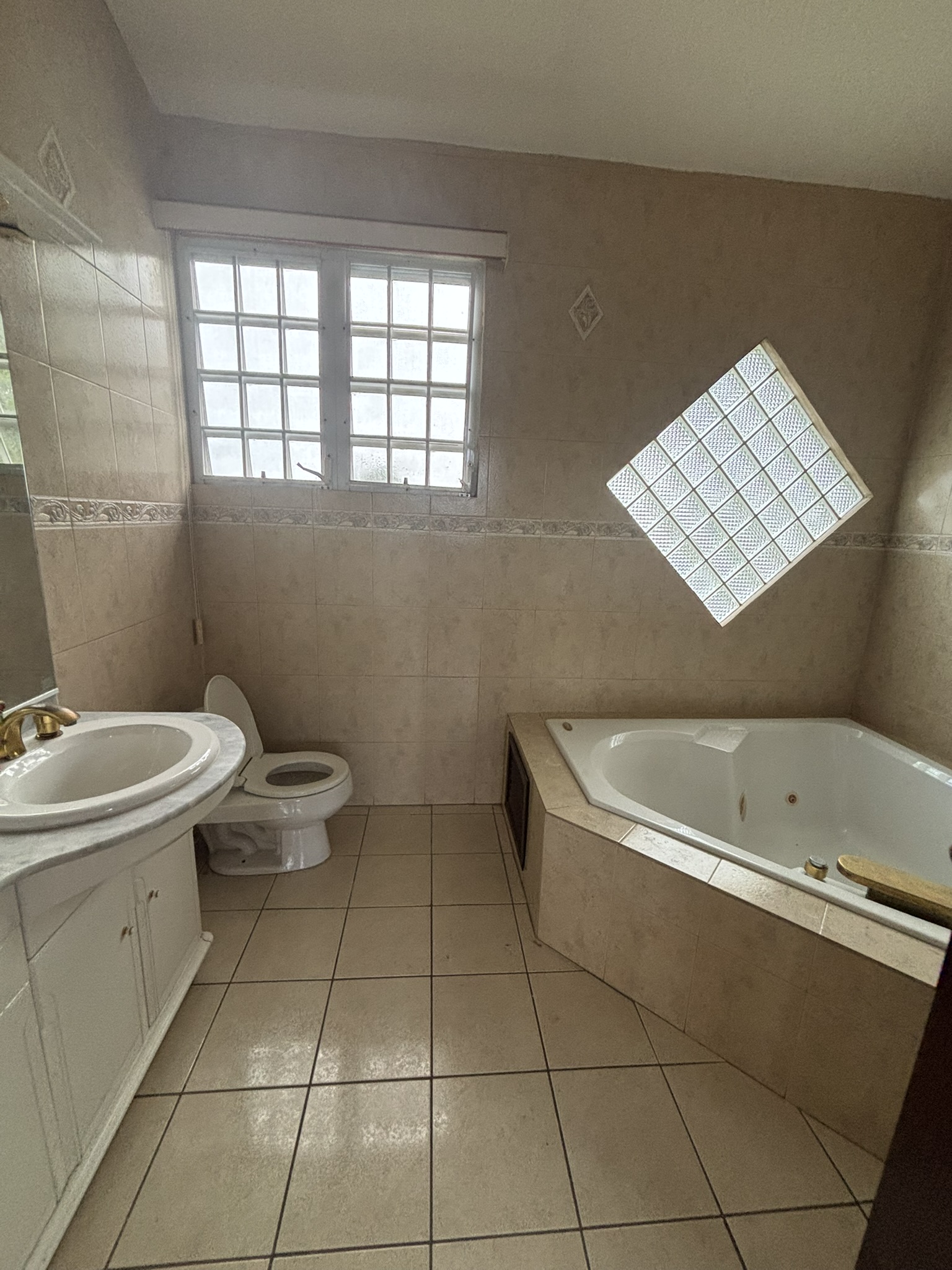 Proyecto de ROPO PR en Puerto Rico: sellado de techos, impermeabilización y remodelación